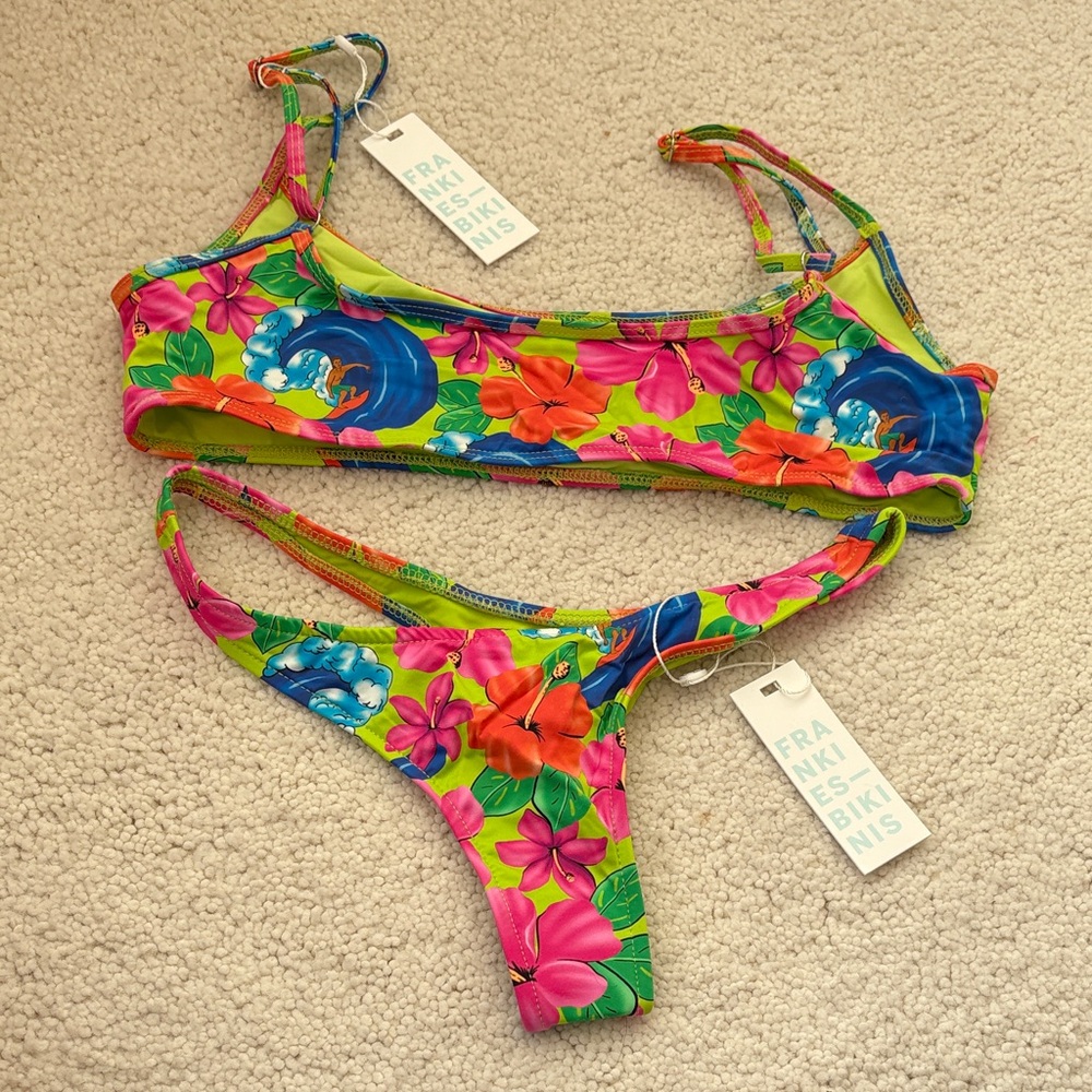 NWT Frankie's Bikinis Neon Surfer tropical Floral Bikini